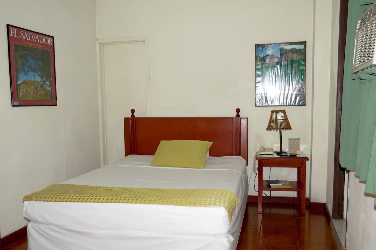 Standard Single Room | Desk, free WiFi