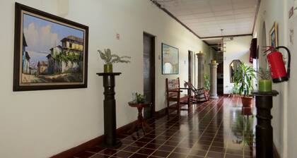 Hotel Villa Serena Flor Blanca