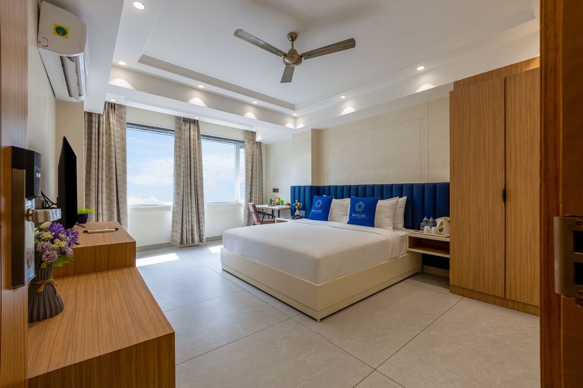 Signature-Doppelzimmer, Stadtblick | 1 Schlafzimmer, hochwertige Bettwaren, Pillowtop-Betten, Minibar