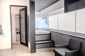 Habitación estándar, 2 camas matrimoniales, para no fumadores | Ropa de cama de alta calidad y caja de seguridad en la habitación 