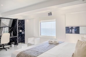 Quarto standard, 1 cama King, para não fumantes | Roupas de cama premium, cofres nos quartos, escrivaninha