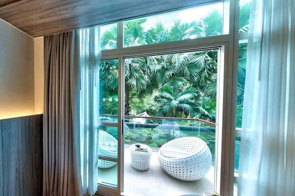 Premium Deluxe Room, 1 King Bed, Balcony | Ausblick vom Zimmer