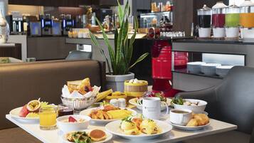 Daily buffet breakfast (THB 900 per person)