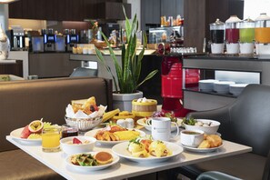 Daily buffet breakfast (THB 900 per person) - Pullman Bangkok King Power (Bangkok)