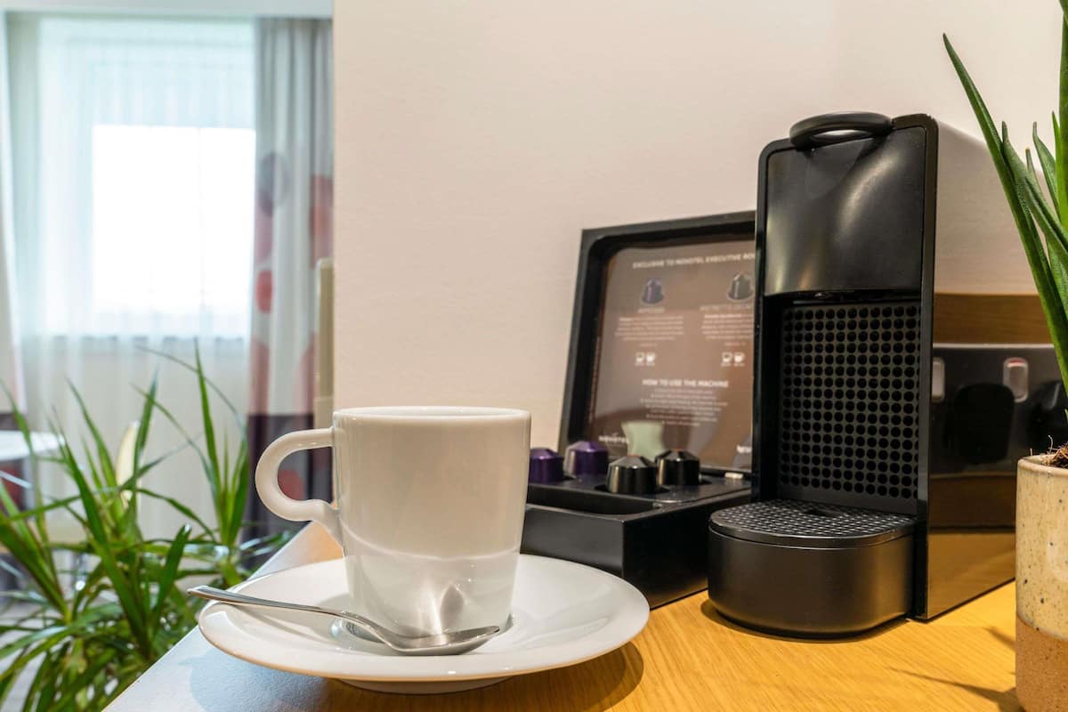 Executive Room, 1 Katil Kelamin (Double) dengan Katil Sofa | Peralatan tempat tidur premium, bar mini, peti besi dalam bilik, meja