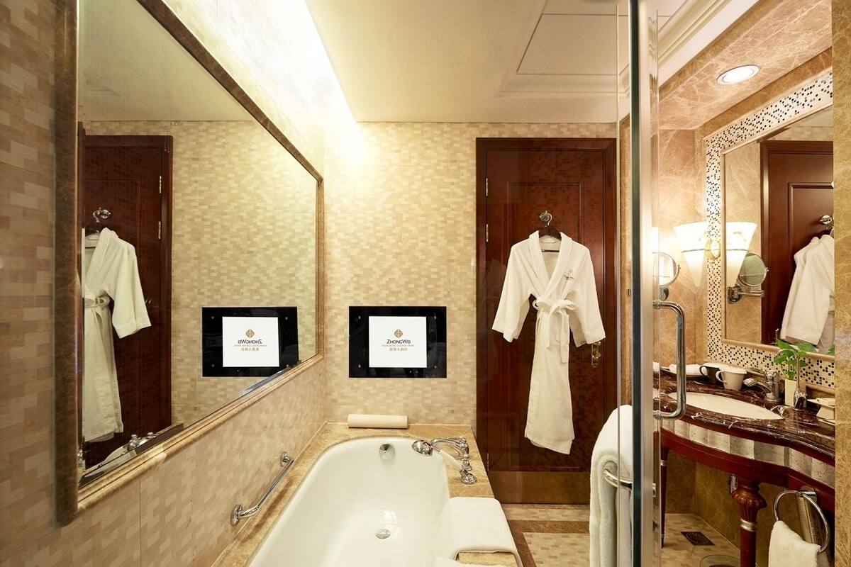 Deluxe Room | Alarm clocks