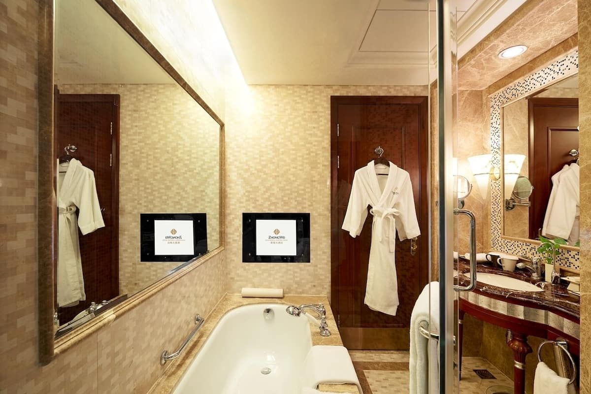 Deluxe Room | Alarm clocks