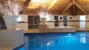 Indoor pool, outdoor pool