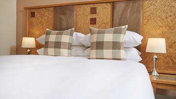Habitació estàndard, 1 llit doble | Caixa forta a l'habitació, escriptori i planxa i posts de planxar