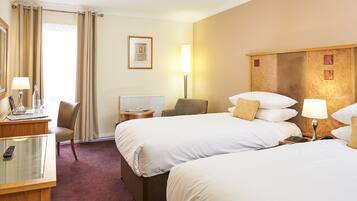 Coffres-forts dans les chambres, bureau, fer et planche Ă  repasser