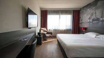 Deluxe Double Room, 1 King Bed | In-room safe, desk, iron/ironing board, free cribs/infant beds