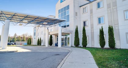 Motel 6 Peterborough, ON