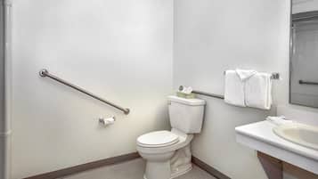 Duschwanne, Haartrockner, Handtücher