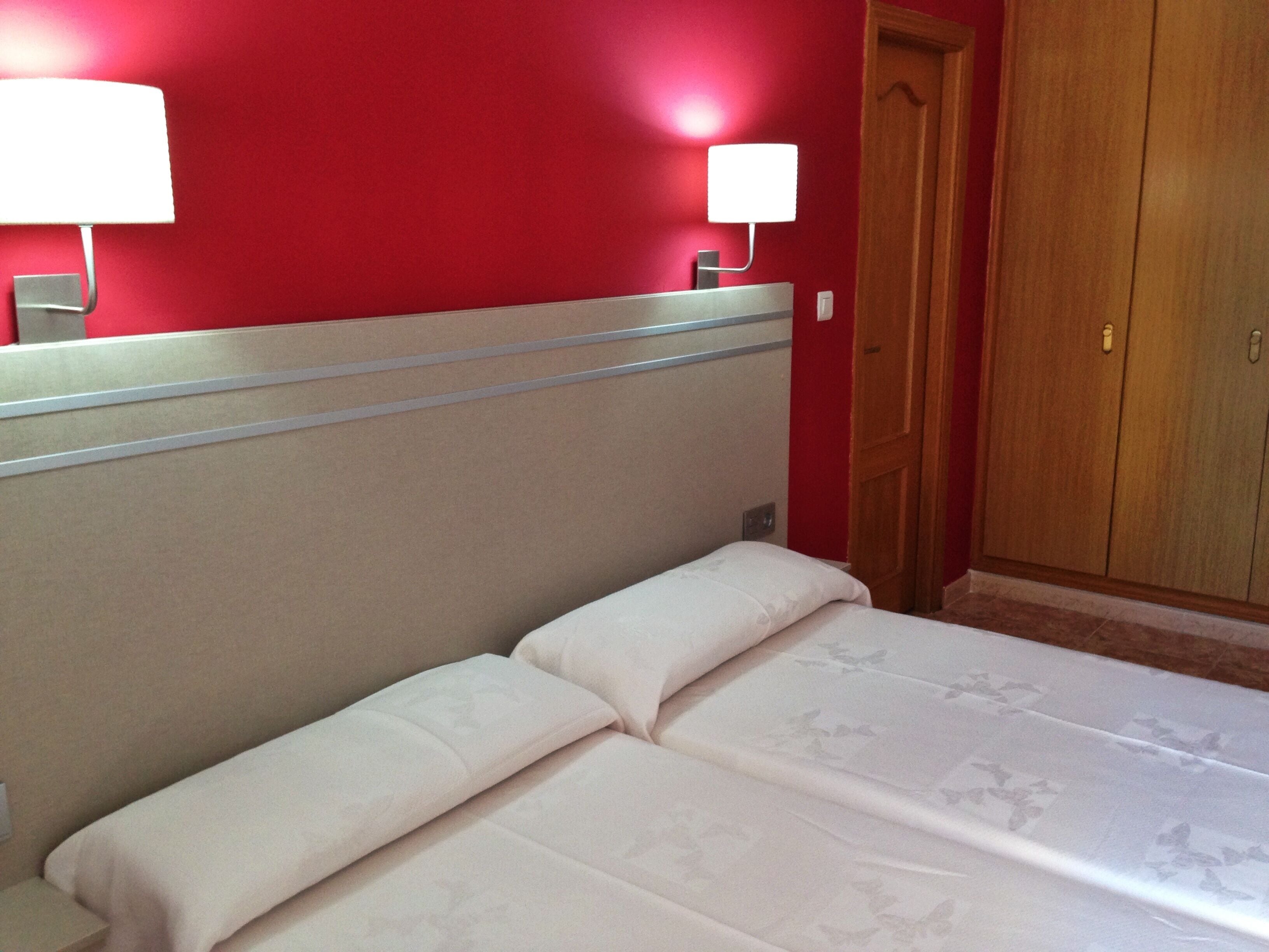 Coffres-forts dans les chambres, bureau, rideaux occultants