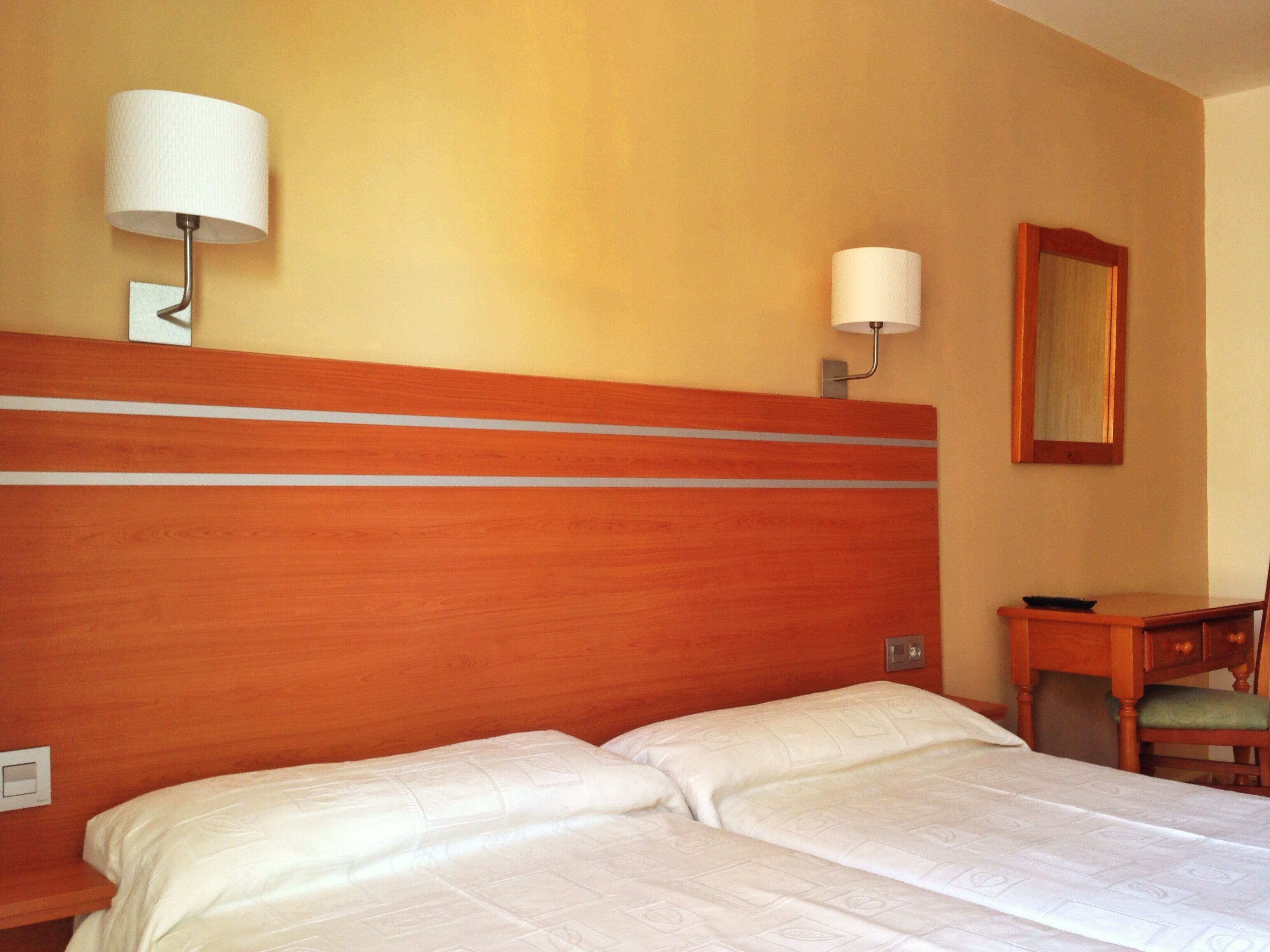 Coffres-forts dans les chambres, bureau, rideaux occultants