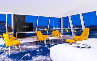 Premium bedding, minibar, in-room safe, desk