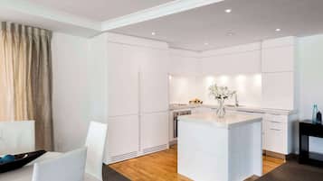 Iron/ironing board, free WiFi, bed sheets, alarm clocks