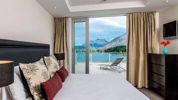 Iron/ironing board, free WiFi, bed sheets, alarm clocks