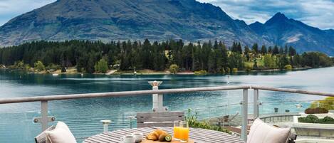 熨斗/熨衣板、免費無線上網、床單、鬧鐘