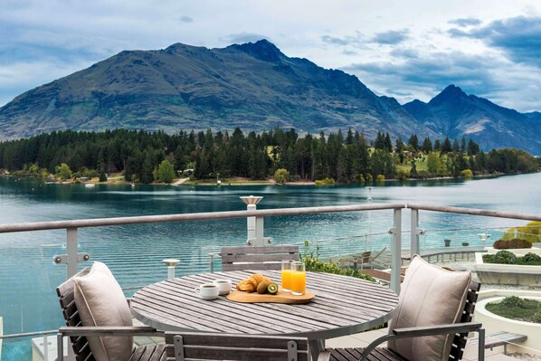 Iron/ironing board, free WiFi, bed sheets, alarm clocks - Oaks Queenstown Club Suites (Queenstown)