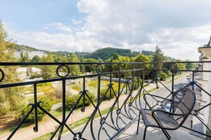 Ropa de cama hipoalergénica y minibar 