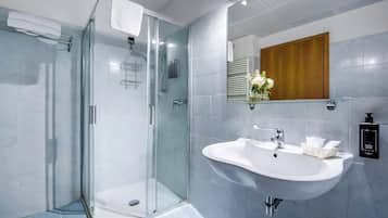 Standard Single Room | Bathroom | Shower, free toiletries, hair dryer, slippers
