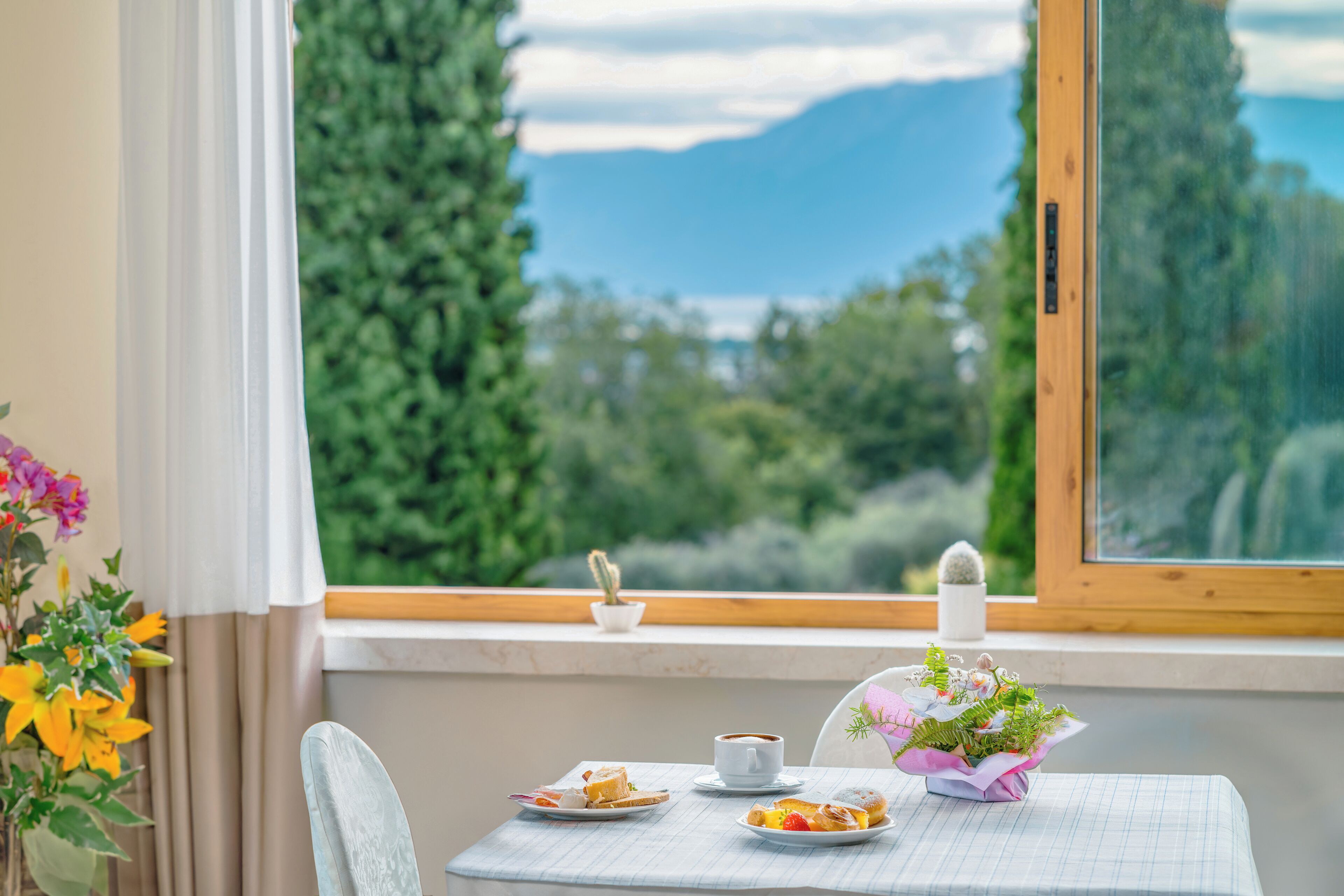 Frühstück, Mittagessen, Abendessen, Blick auf den Pool 