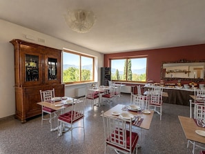 Breakfast, lunch and dinner served  - AHG Golf Hotel Porta Del Sole (Soiano del Lago)