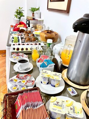 Gratis morgenmadsbuffet hver dag
