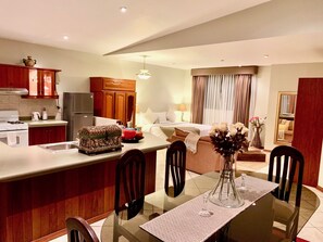 Senior Double Room | Down comforters, in-room safe, individually decorated - Casa Bella Boutique Hotel San Isidro (Lima)