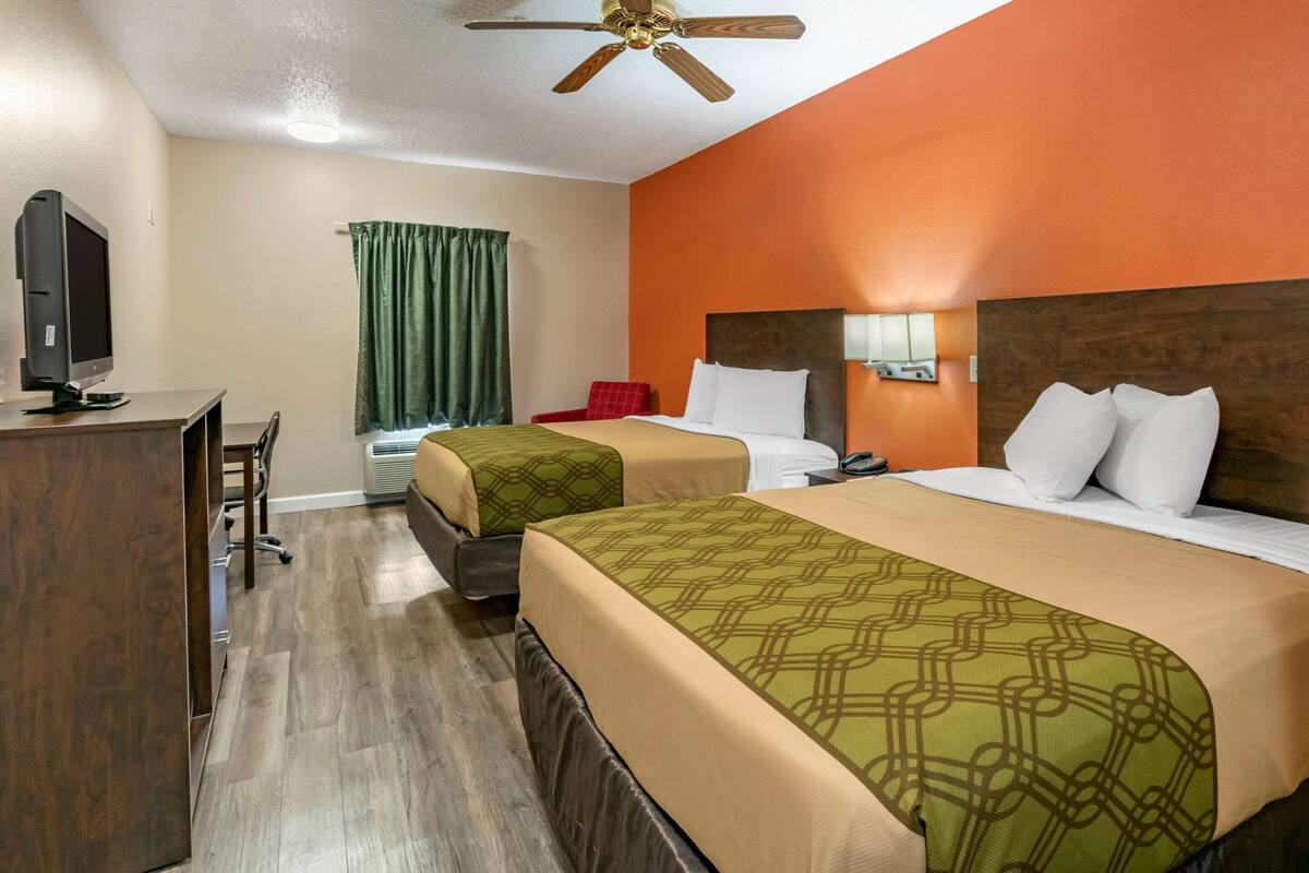 Standard Room, 2 Katil Ratu (Queen), Non Smoking | Peralatan tempat tidur premium, tilam berlapik 