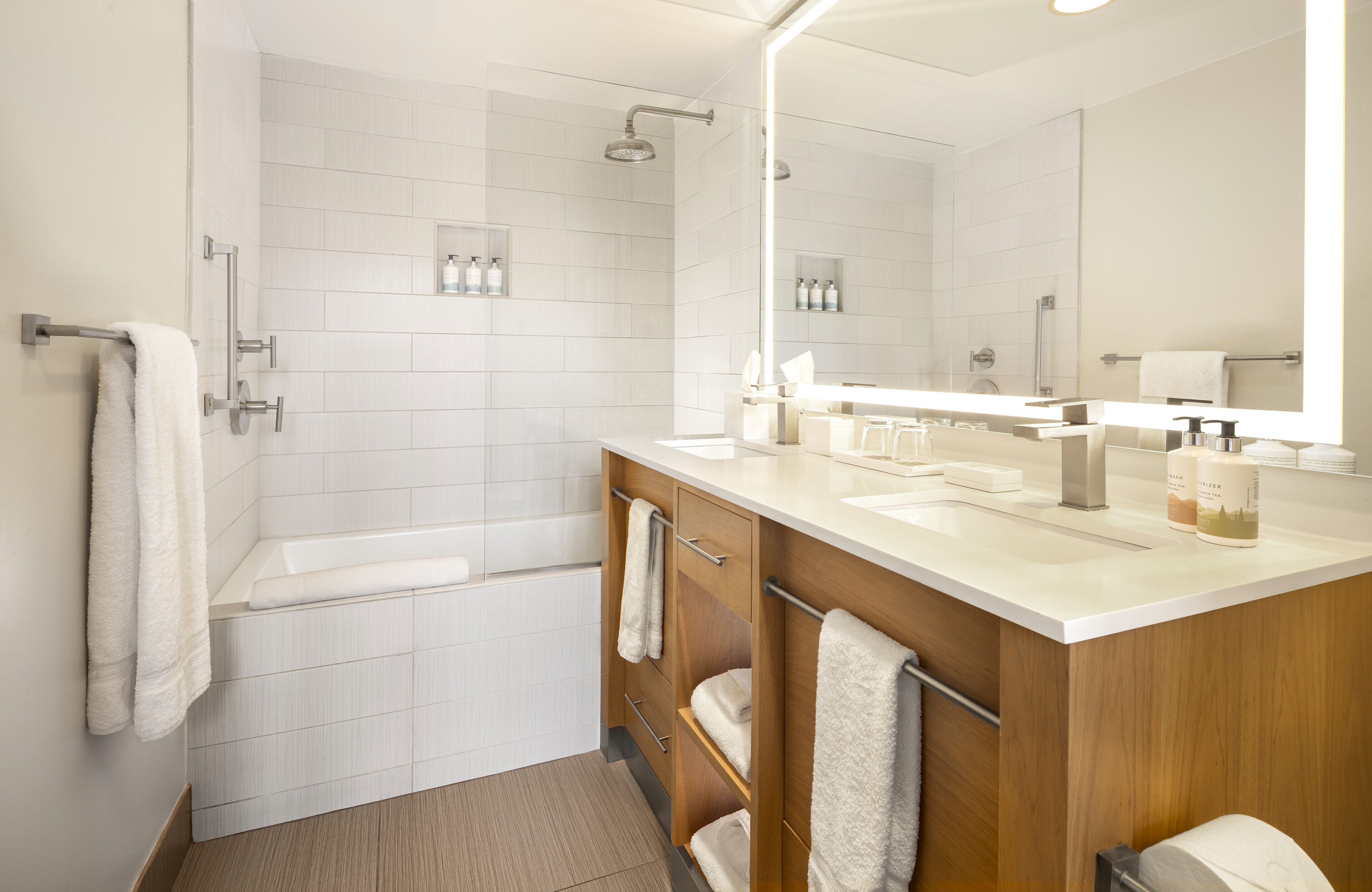 combined shower/bathtub, jetted bath, designer toiletries, hair dryer