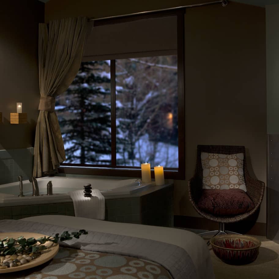 Couples treatment rooms, sauna, hot tub, steam room, body treatments