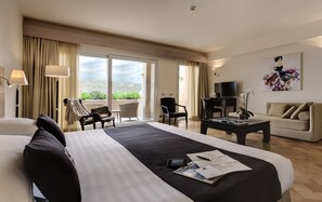 Junior Suite, 1 King Bed with Sofa bed, Balcony, Sea View