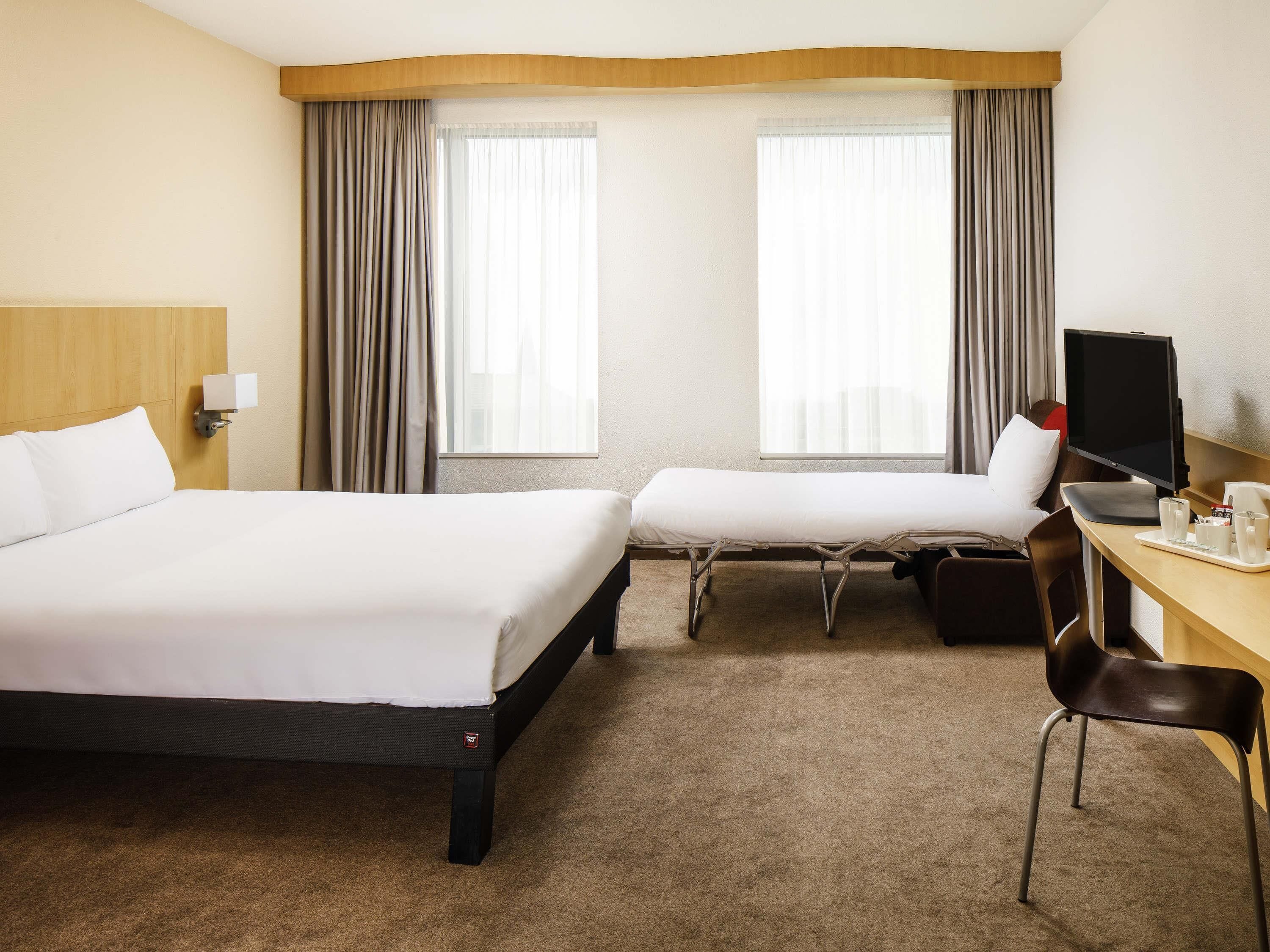 Family Room, Multiple Beds