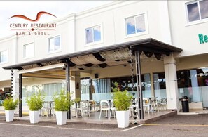 Breakfast, lunch and dinner served - Hotel Century Plaza (Santiago de los Caballeros)