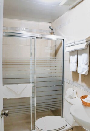 Standard Room | Minibar, in-room safe, iron/ironing board, free WiFi