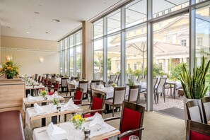 Breakfast, dinner served; Modern European cuisine, garden views 