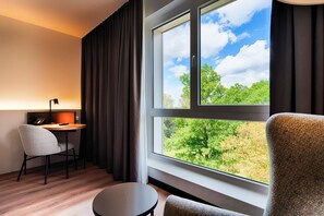 Literie de qualité supérieure, coffres-forts dans les chambres, bureau