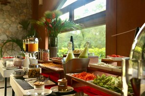 Free daily continental breakfast - Los Mandarinos Hotel Boutique & Spa (El Valle de Anton)