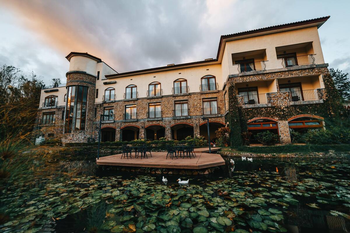 2 restaurants, breakfast, lunch, dinner served; spanish cuisine