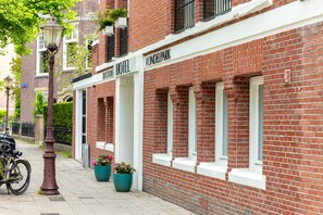 Front of property - Dutch Design Hotel Vondelpark (Amsterdam)