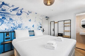 Room (King) | In-room safe, iron/ironing board, free WiFi, bed sheets - Dutch Design Hotel Vondelpark (Amsterdam)