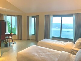 Premium Riverview Twin Room - Riverview | View from room