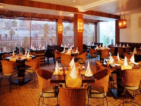 Lunch and dinner served