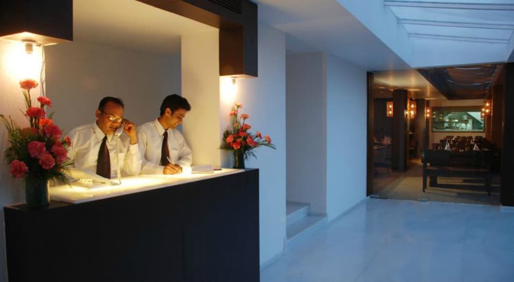 Hotel Palace Heights by null