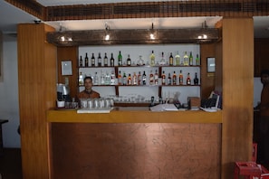 Bar (on property) - Hotel Palace Heights (New Delhi)