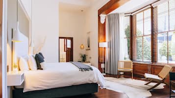 3 bedrooms, premium bedding, Tempur-Pedic beds, minibar