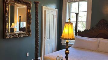Presidential Room, 1 King Bed (Not pet friendly)
