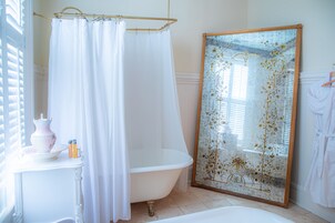 Premium Room, 1 King Bed (Not pet friendly) | Bathroom shower
